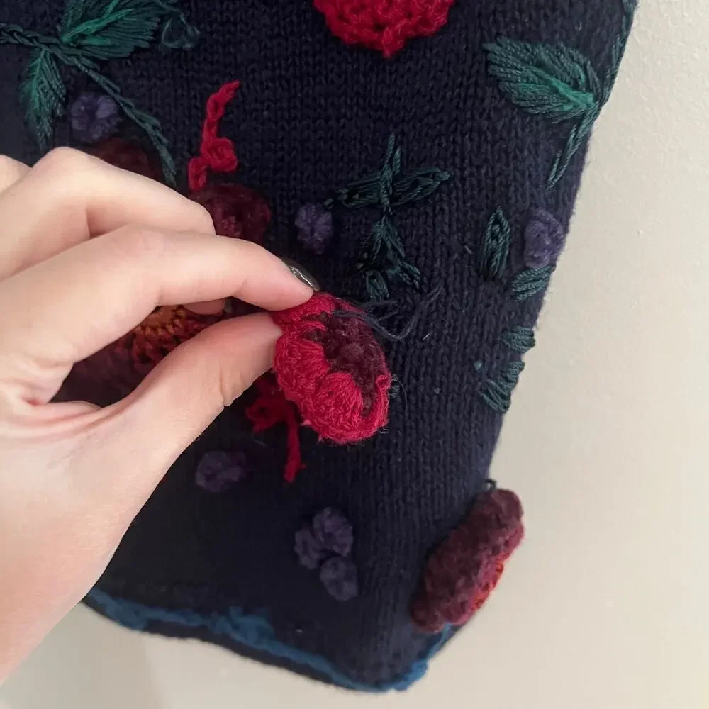 Vintage Erika Ramie Cotton Blend Crochet Floral Button Front Vest Cottagecore - Picture 2 of 9